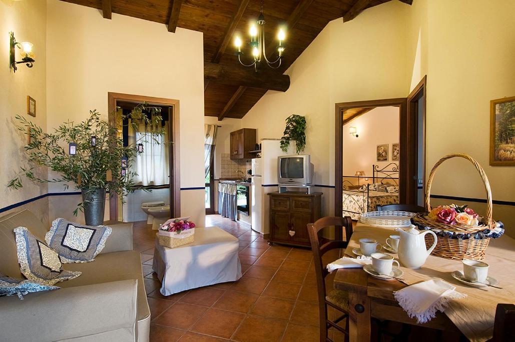 Agriturismo Poggio Di Maremma Pescia Romana Exteriör bild